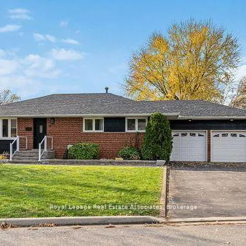 Premium freehold home for sale: 20, Suburban, Streetsville, Mississauga