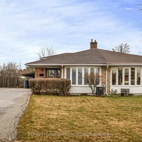 Premium freehold home for sale: 2391, Padstow, Clarkson, Mississauga