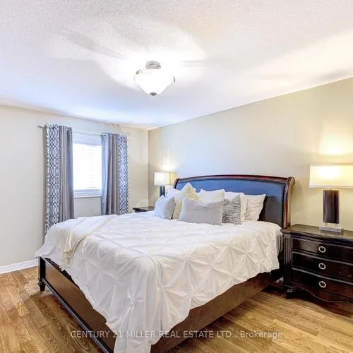 Premium freehold home for sale: 614, Leatherleaf, Hurontario, Mississauga