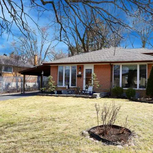 Premium freehold home for sale: 2694, Truscott, Clarkson, Mississauga