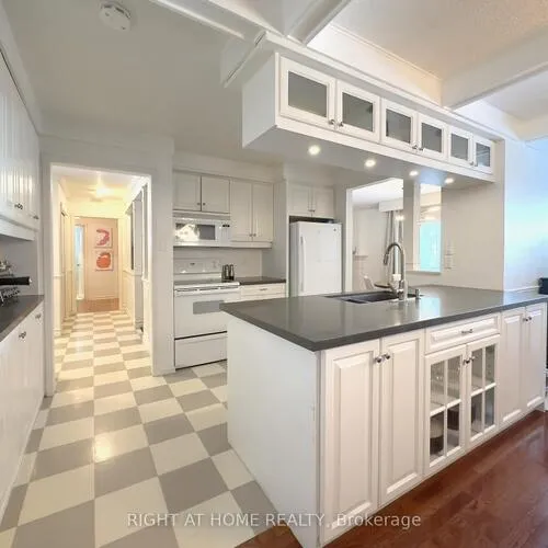 Premium freehold home for sale: 772, Wylan, Clarkson, Mississauga