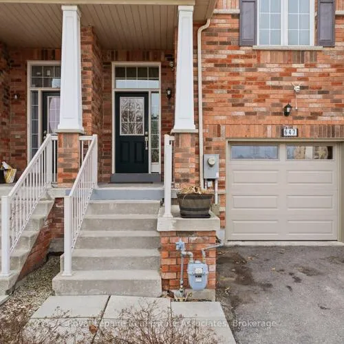 Premium freehold home for sale: 647, Courtney Valley, East Credit, Mississauga