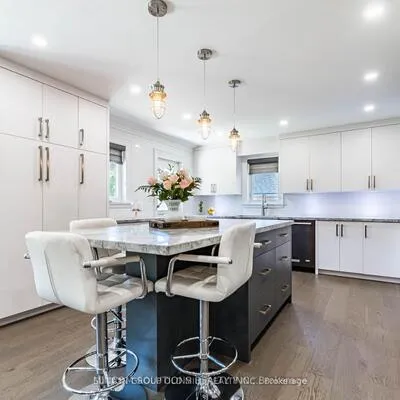 37,&nbsp;Suburban, Streetsville, Mississauga