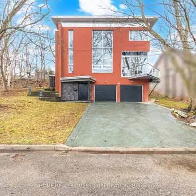 186,&nbsp;Wyndham, Streetsville, Mississauga