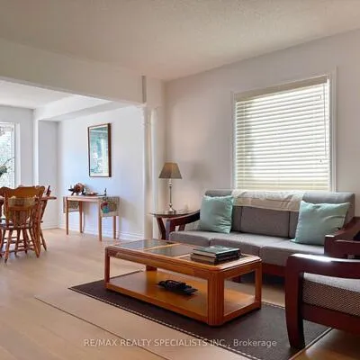 796,&nbsp;Alliance, East Credit, Mississauga