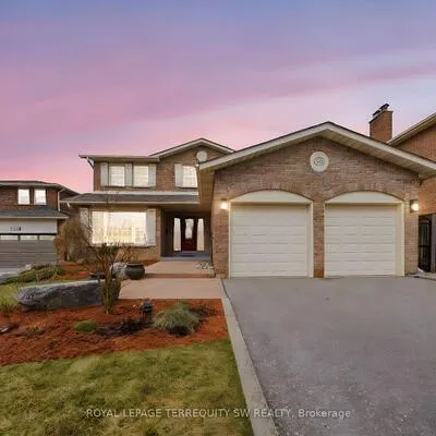 1169,&nbsp;Carlo, Rathwood, Mississauga