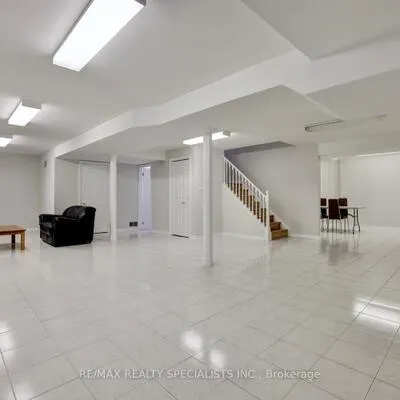 4556,&nbsp;Wainscot, East Credit, Mississauga