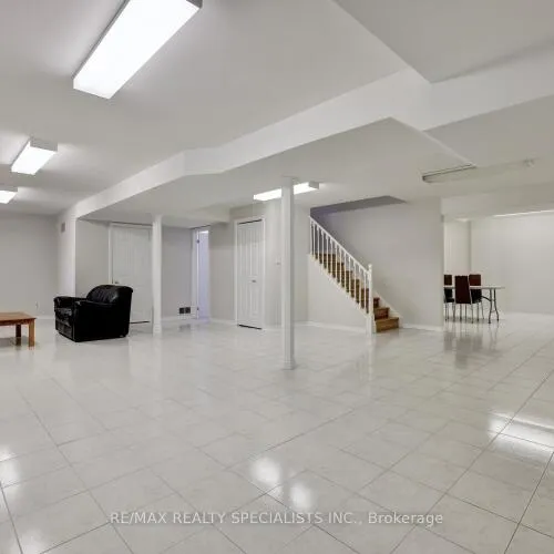 Premium freehold home for sale: 4556, Wainscot, East Credit, Mississauga