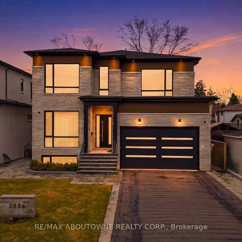 Premium freehold home for sale: 2556, Glengarry, Erindale, Mississauga