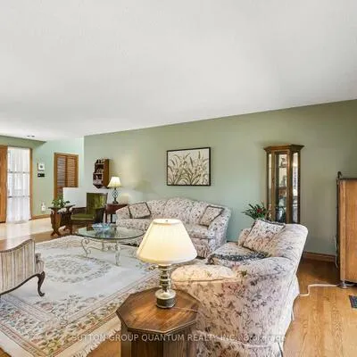 1431,&nbsp;Queen Victoria, Lorne Park, Mississauga