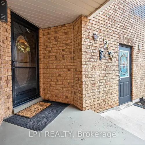 Premium freehold home for sale: 3753, Densbury, Lisgar, Mississauga