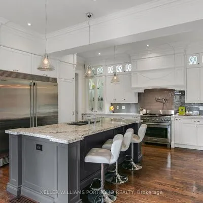 92,&nbsp;Pinetree, Mineola, Mississauga