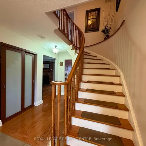 Premium freehold home for sale: 3026, Dalehurst, Meadowvale, Mississauga