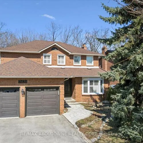 Premium freehold home for sale: 2421, Hargood, Streetsville, Mississauga