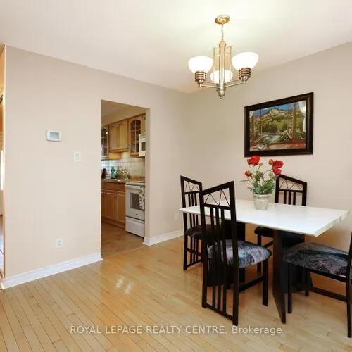 Premium freehold home for sale: 606, Hartfordshire, Creditview, Mississauga