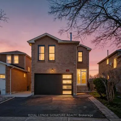 578,&nbsp;Silverthorne, Hurontario, Mississauga
