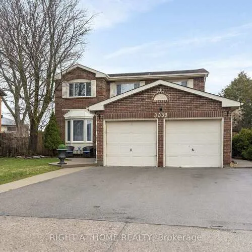 Premium freehold home for sale: 3038, Hillis, Meadowvale, Mississauga