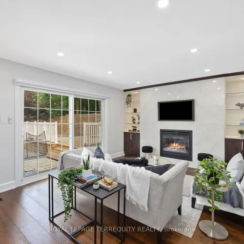 Premium freehold home for sale: 2059, Shawanaga, Sheridan, Mississauga