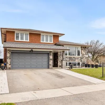 176,&nbsp;Daphne, Cooksville, Mississauga