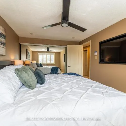 Premium freehold home for sale: 2605, Lundene, Clarkson, Mississauga