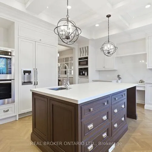 Premium freehold home for sale: 5290, Roadside, Churchill Meadows, Mississauga