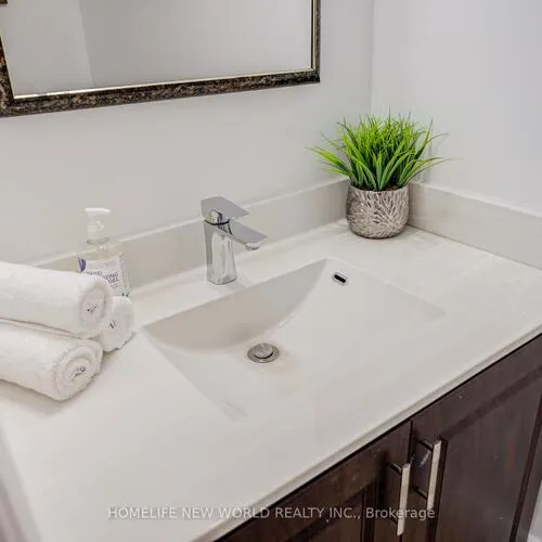 Premium freehold home for sale: 5073, Guildwood, Hurontario, Mississauga