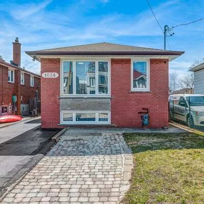 1038,&nbsp;Alexandra, Lakeview, Mississauga