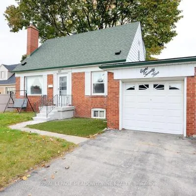 825,&nbsp;North Service, Lakeview, Mississauga