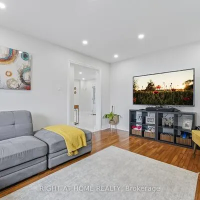 909,&nbsp;Lovingston, Rathwood, Mississauga