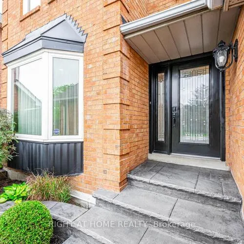 Premium freehold home for sale: 3655, Loyalist, Erin Mills, Mississauga