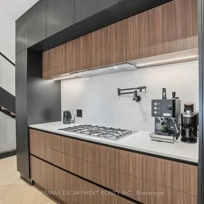 20B,&nbsp;Broadview, Port Credit, Mississauga