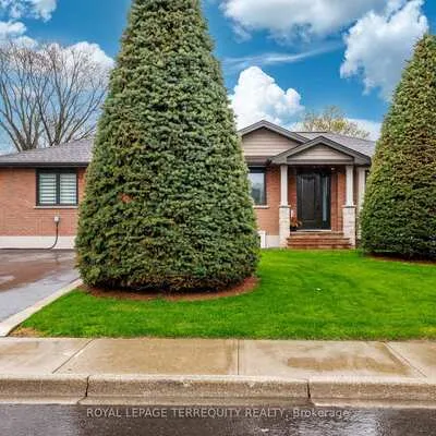 582,&nbsp;Hyacinthe, Mississauga Valleys, Mississauga