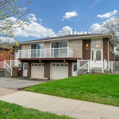 Premium freehold home for sale: 1877, Silverberry, Clarkson, Mississauga