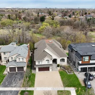 31,&nbsp;Plainsman, Streetsville, Mississauga