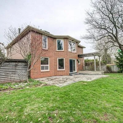 3092,&nbsp;Hickling, Meadowvale, Mississauga
