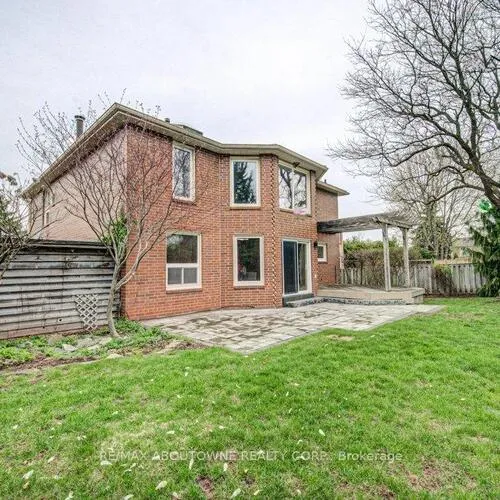 Premium freehold home for sale: 3092, Hickling, Meadowvale, Mississauga
