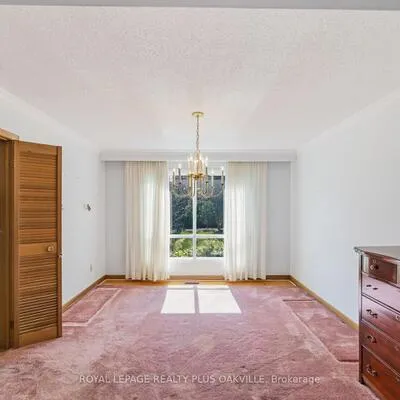 845,&nbsp;Saddle, Applewood, Mississauga
