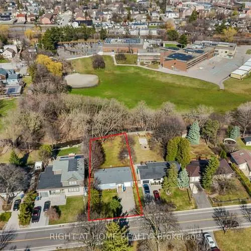 Premium freehold home for sale: 15, Pioneer, Streetsville, Mississauga