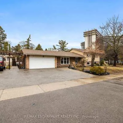 1045,&nbsp;BLOOR, Applewood, Mississauga