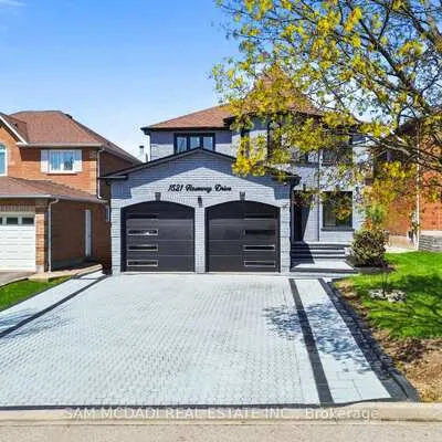 1521,&nbsp;Roseway, East Credit, Mississauga