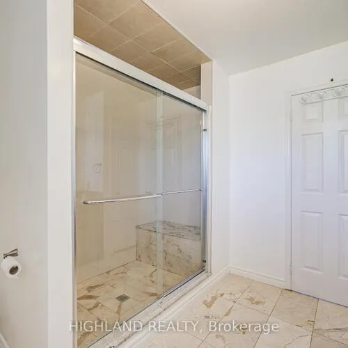 Premium freehold home for sale: 257, Huntington Ridge, Hurontario, Mississauga