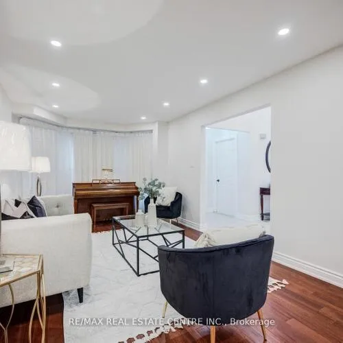 Premium freehold home for sale: 5580, Millbrook, East Credit, Mississauga
