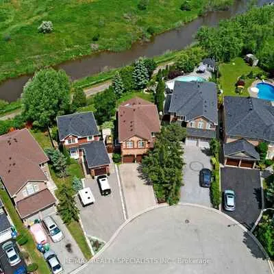 1169,&nbsp;Barnswallow, East Credit, Mississauga