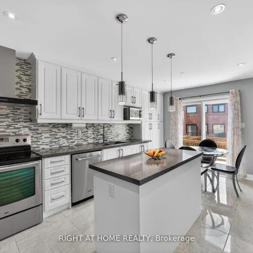 Premium freehold home for sale: 7068, Rosehurst, Lisgar, Mississauga