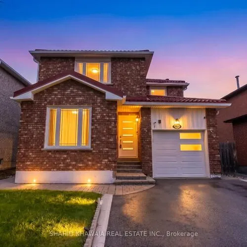 Premium freehold home for sale: 7425, Doverwood, Meadowvale, Mississauga