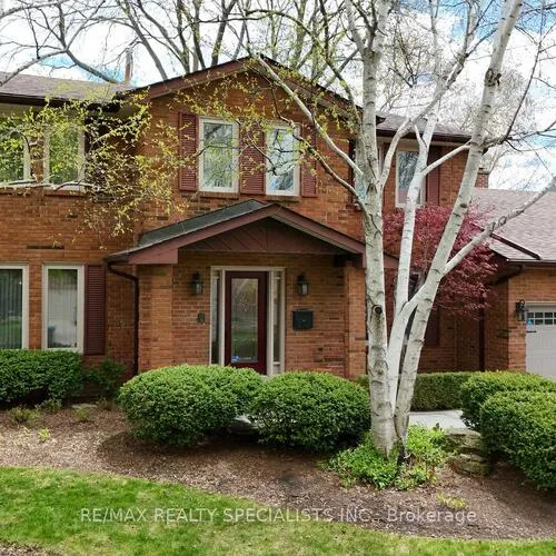 Premium freehold home for sale: 4308, Bridlepath, Erin Mills, Mississauga