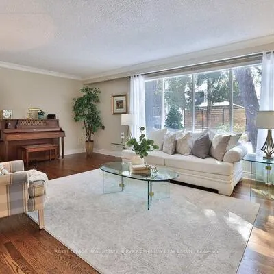 1244,&nbsp;Woodland, Mineola, Mississauga