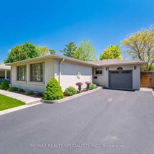 Premium freehold home for sale: 1060, Argus, Applewood, Mississauga