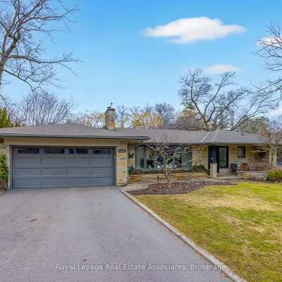 1561,&nbsp;Pinetree, Mineola, Mississauga