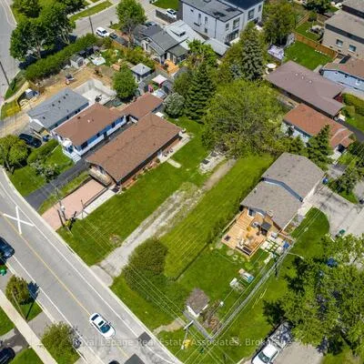1063,&nbsp;Alexandra, Lakeview, Mississauga